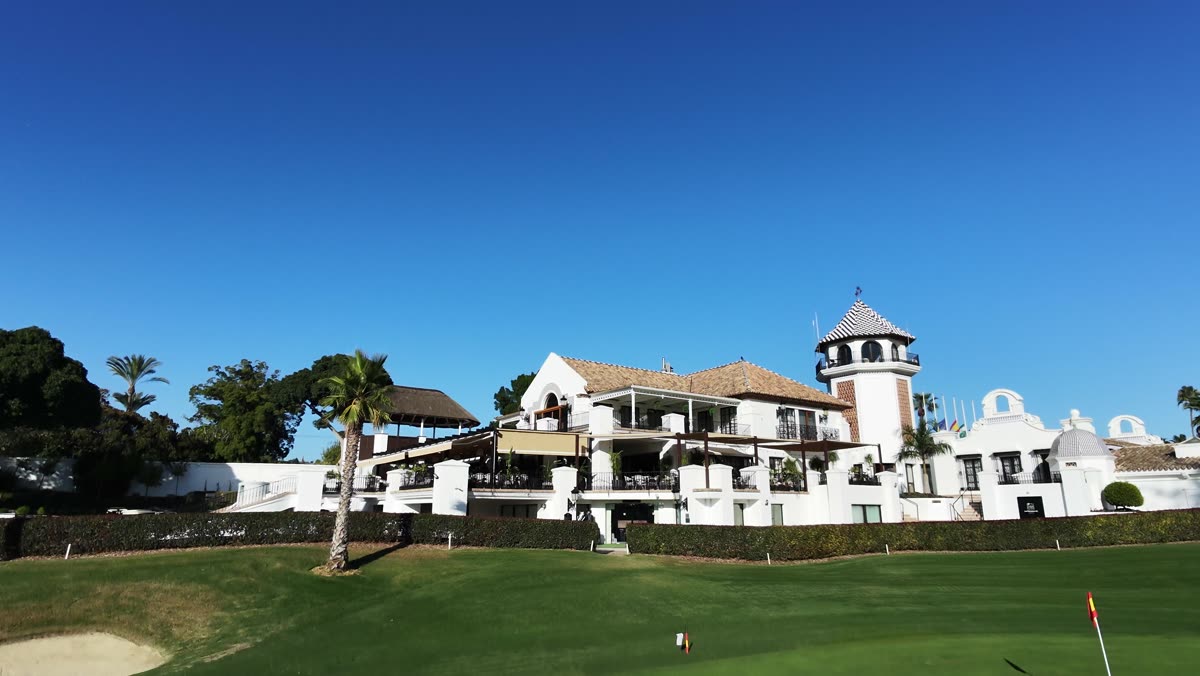 Clubhouse terrace above the 18th green